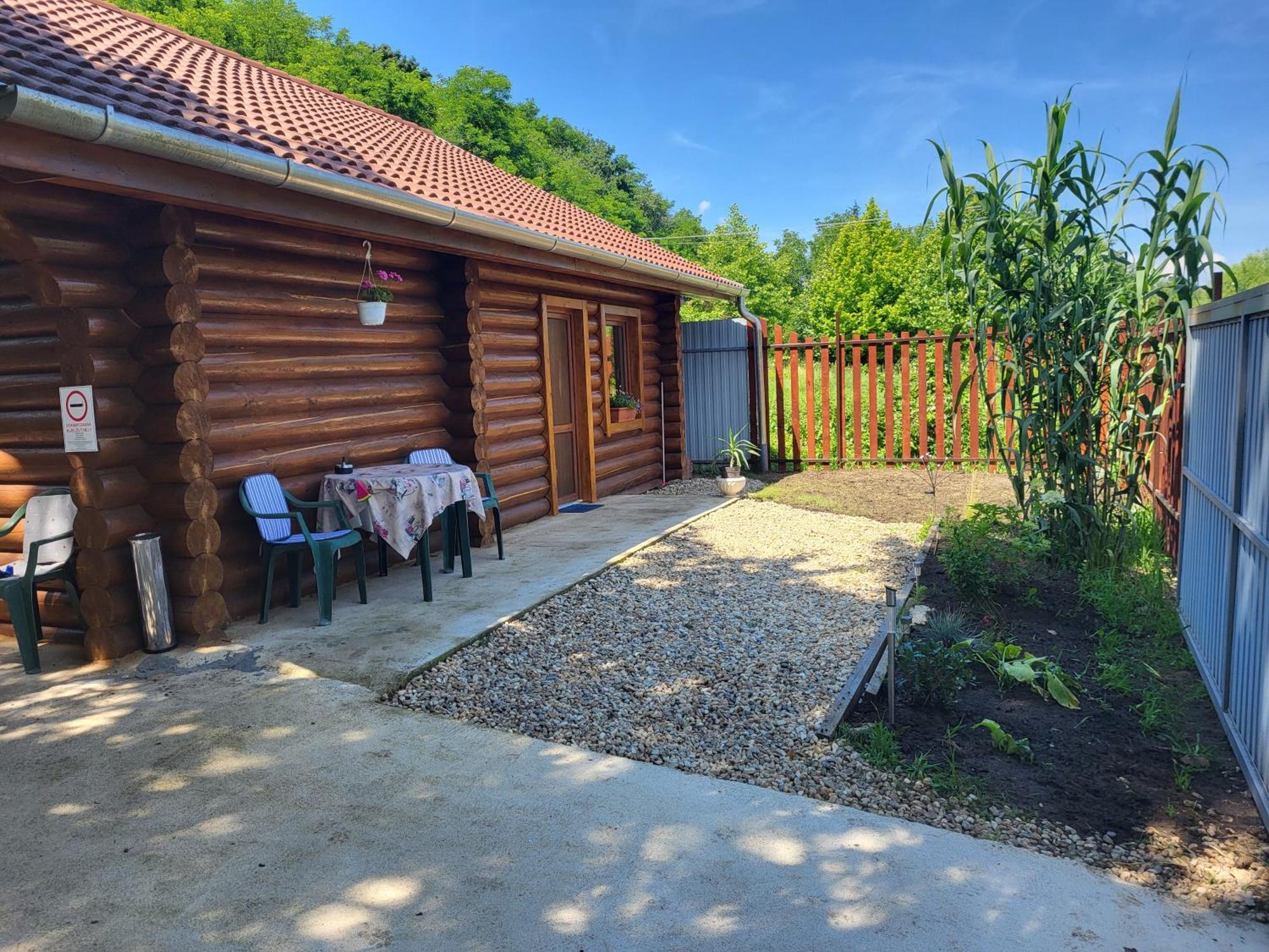 Woodhouse Appartement Eger Buitenkant foto